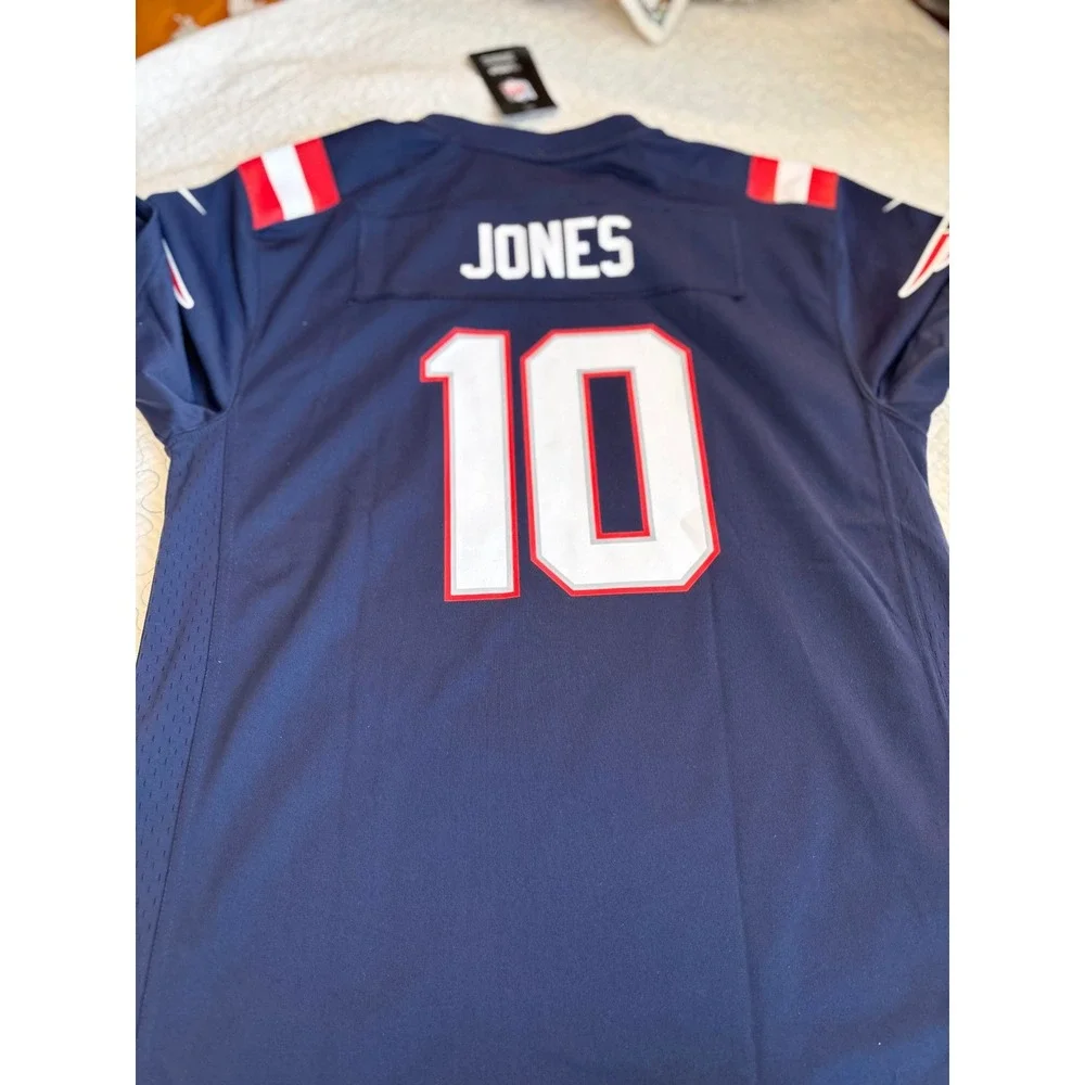 Nike Boys New England Patriots Mac Jones 10‎ Jersey Size XL